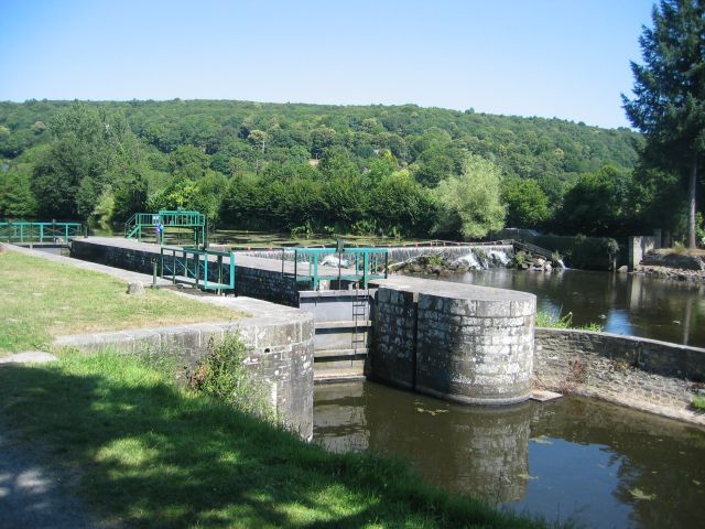 c'est l'écluse près de l'abbaye de Bon Repos