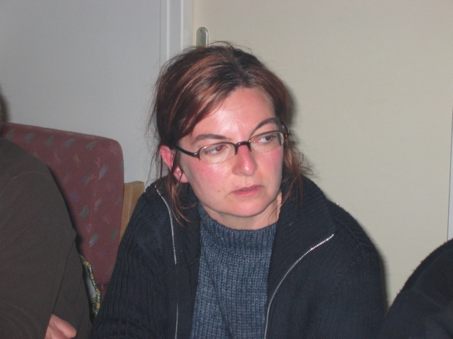 Flo refuse de passer la bouteille