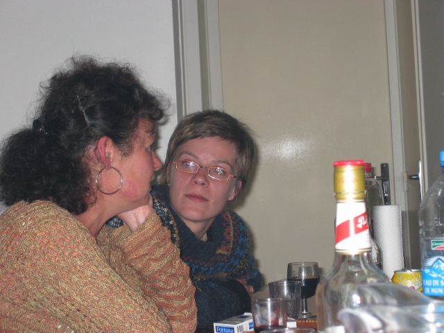 Cocotte et Maryline continuent de discuter