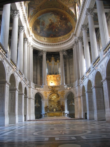 voici donc la chapelle royale (dédiée à Saint-Louis), dite palatine (dépendant d'un palais)!