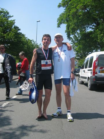 Hubert heureux, il a battu son record: 3h04') et Benoît qui a fait 3h20... pas mal les gars !