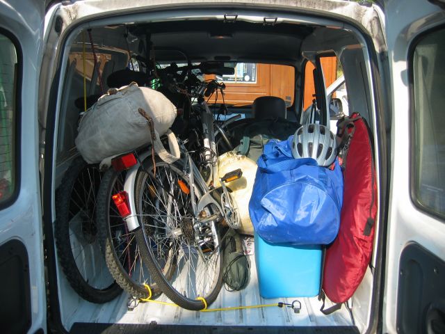 3 vélos, plein de sacs...Et il y a encore de la place !!